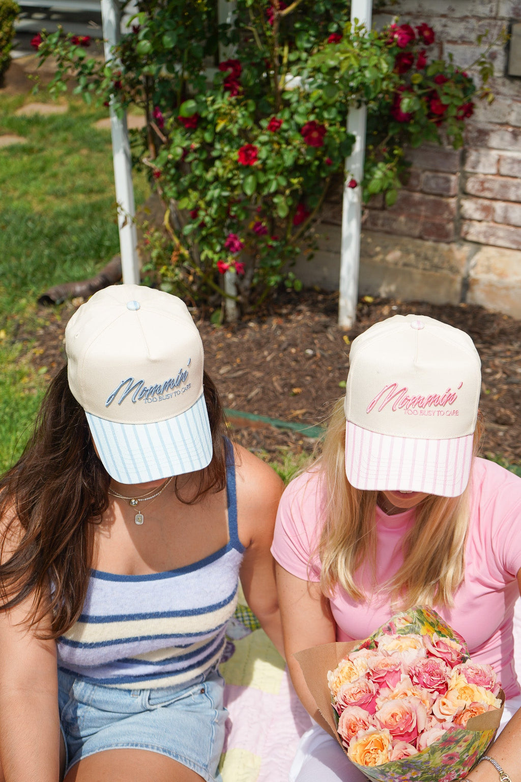 Mommin' - Striped Vintage Trucker Hat