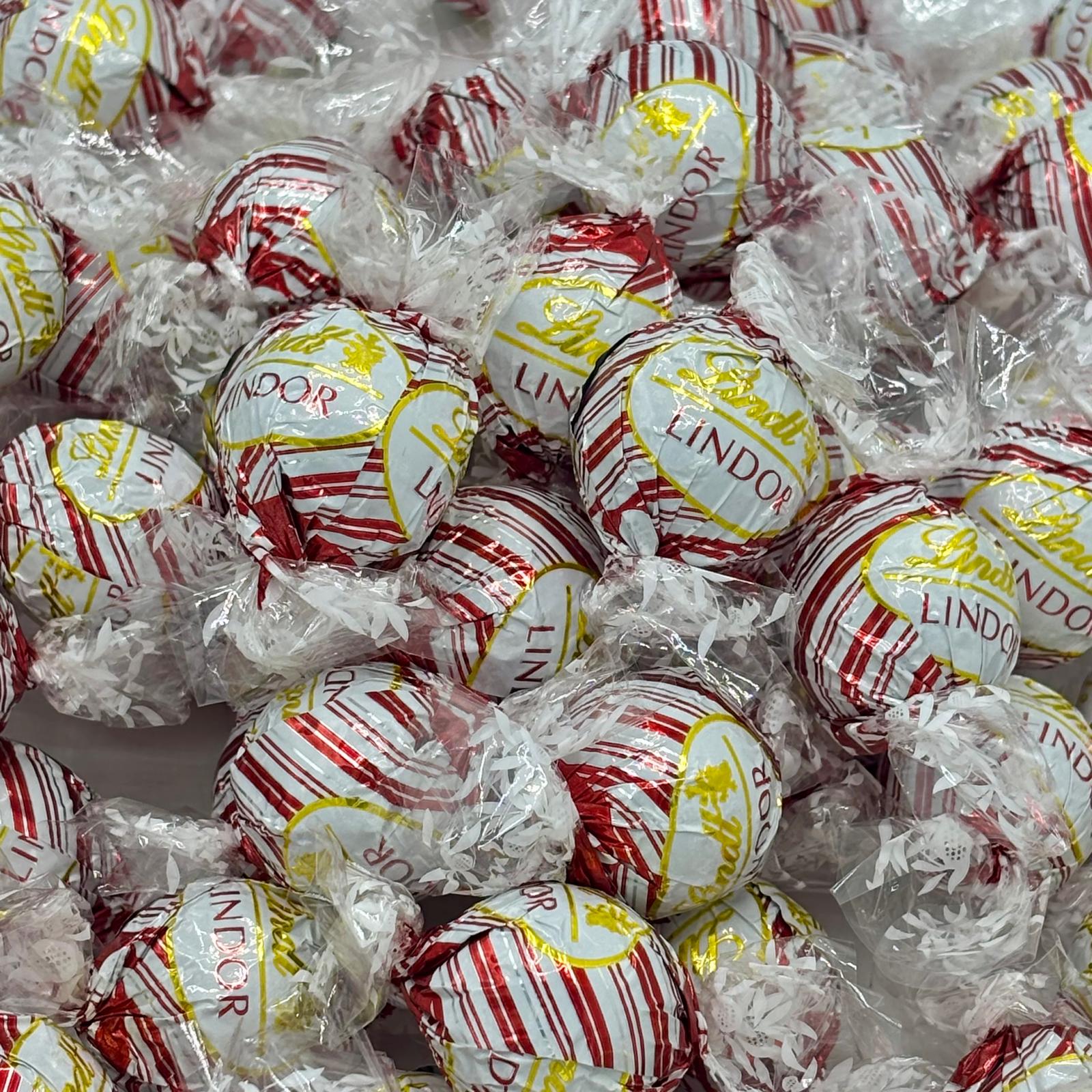 Lindt LINDOR Peppermint White Chocolate Truffles – Bulk Value Bag
