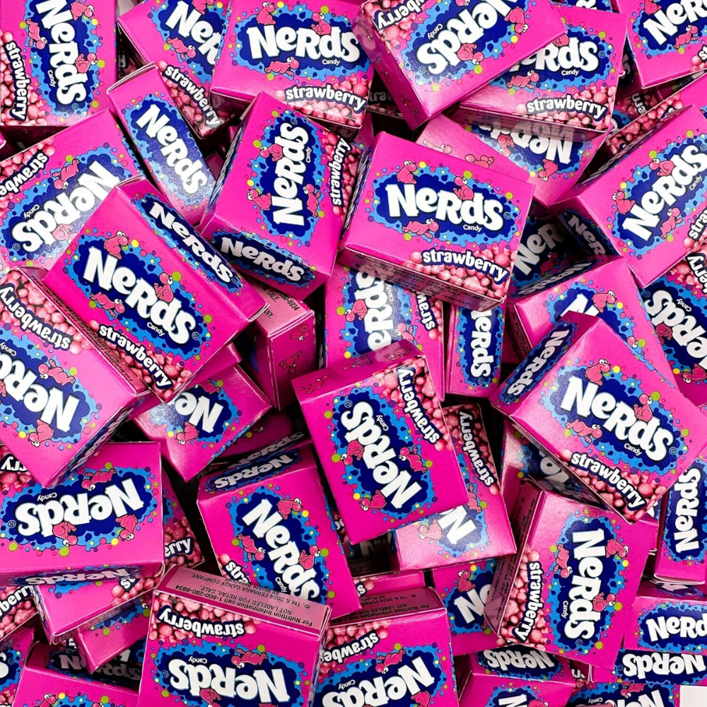 Nerds Strawberry Sweet & Tangy Crunchy Candy – 32 Treat Size Mini Boxes Per Pound