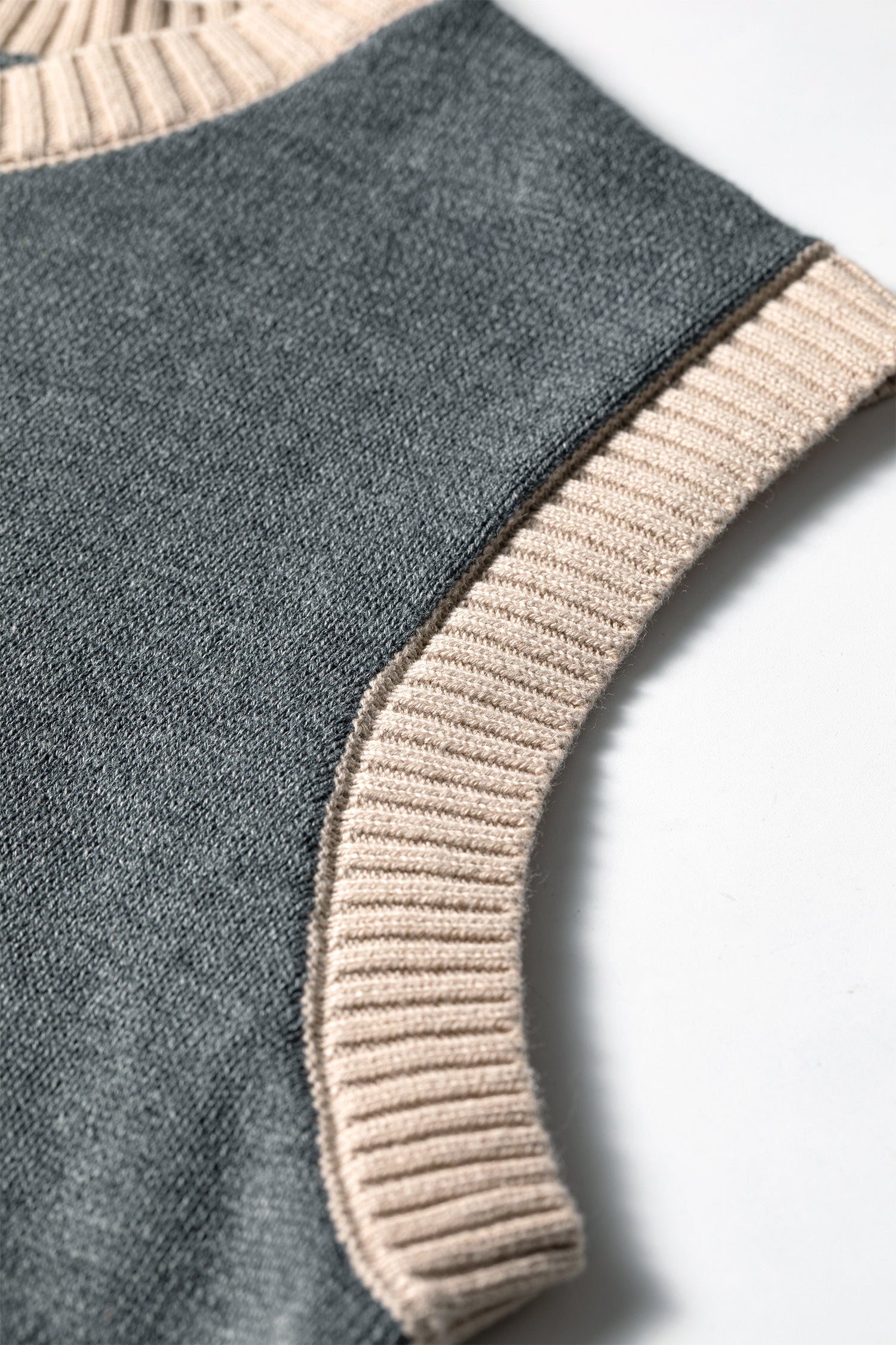 Gray Western Print Colorblock Trim Sleeveless Knitwear Vest